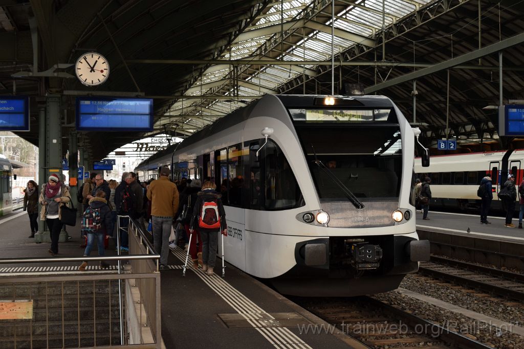 4789-0002-121217.jpg - Thurbo RABe 526.764-6 / St.Gallen HB 12.12.2017