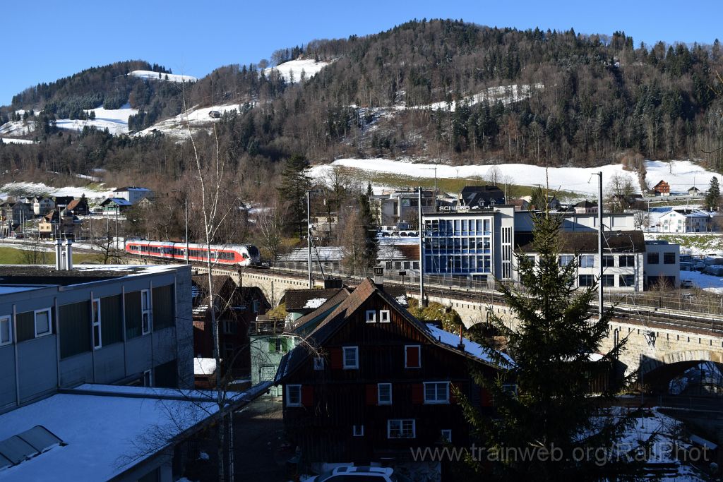 4789-0021-131217.jpg - SOB RABe 526.046-8 "Ringelspitz" / Lichtensteig 13.12.2017