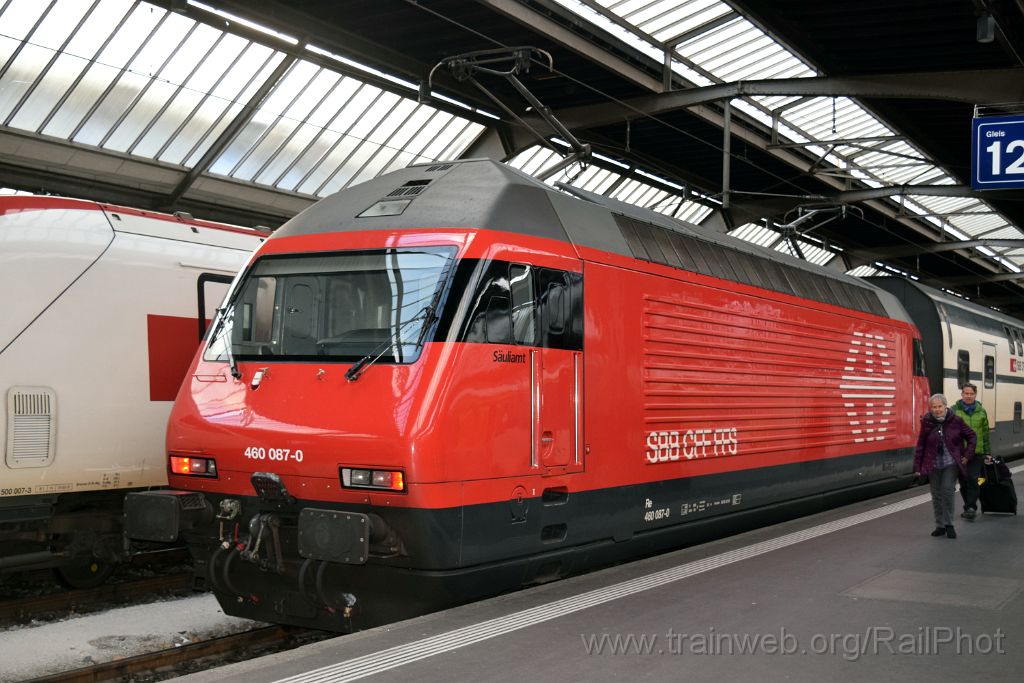 4790-0049-151217.jpg - SBB-CFF Re 460.087-0 "Säuliamt" / Zürich HB 15.12.2017