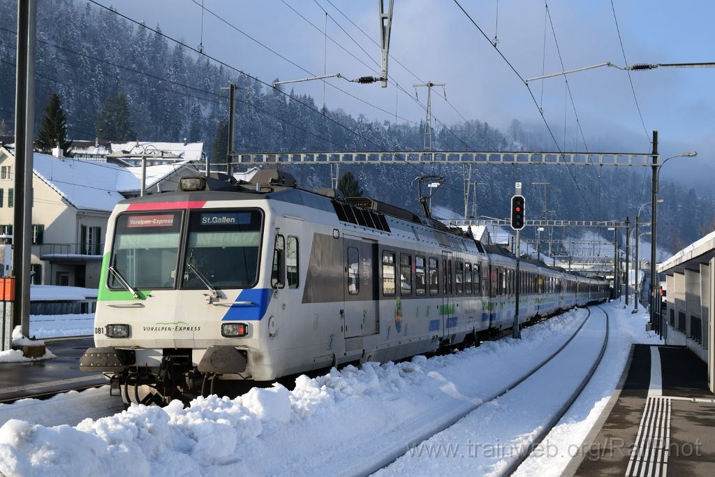 4794-0032-201217.jpg - SOB RBDe 561.081-1 / Wattwil 20.12.2017