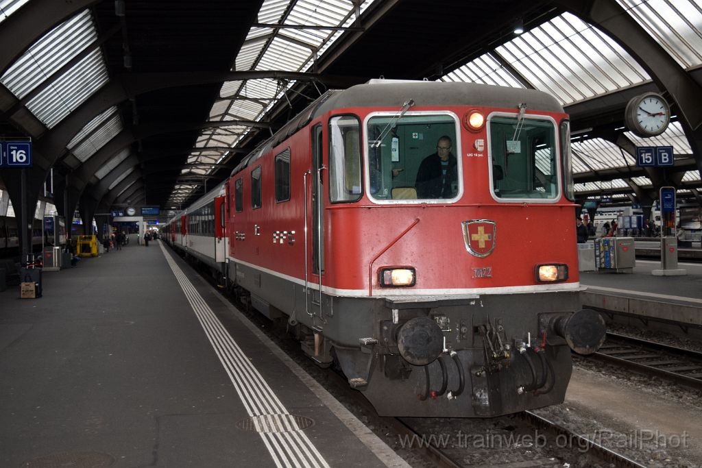 4795-0021-231217.jpg - SBB-CFF Re 4/4" 11122 / Zürich HB 23.12.2017