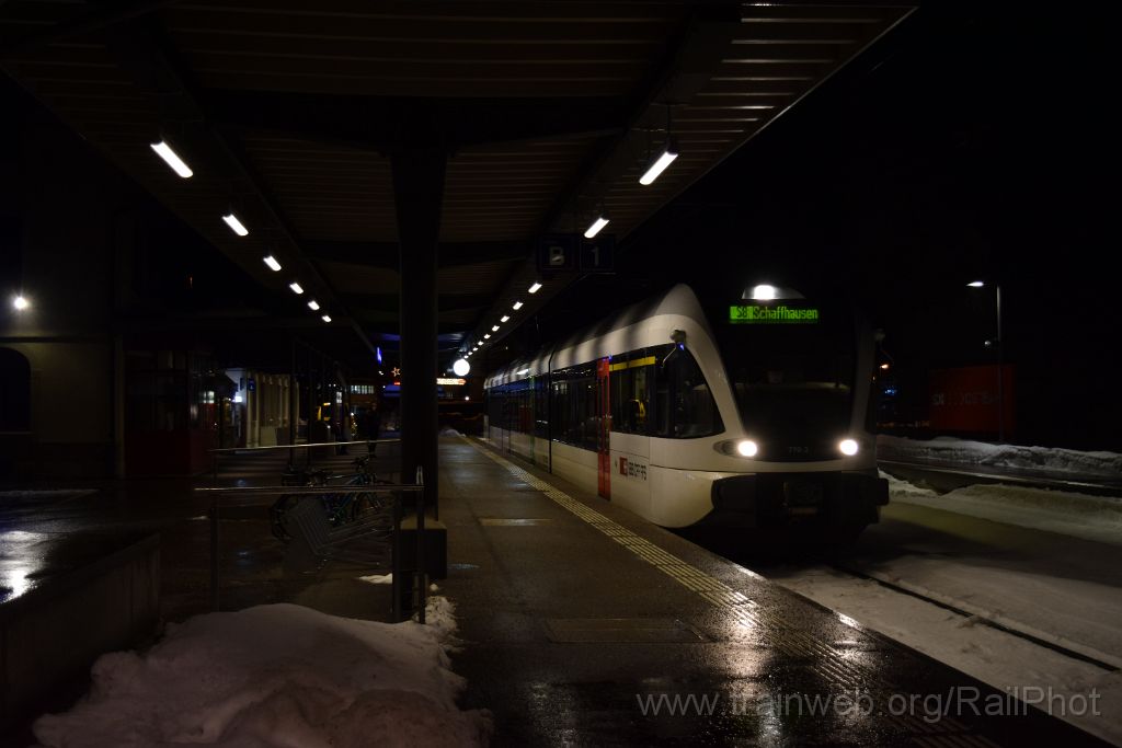 4805-0048-301217.jpg - Thurbo RABe 526.770-3 "Bazenheid" / Nesslau Neu St-Johann 30.12.2017