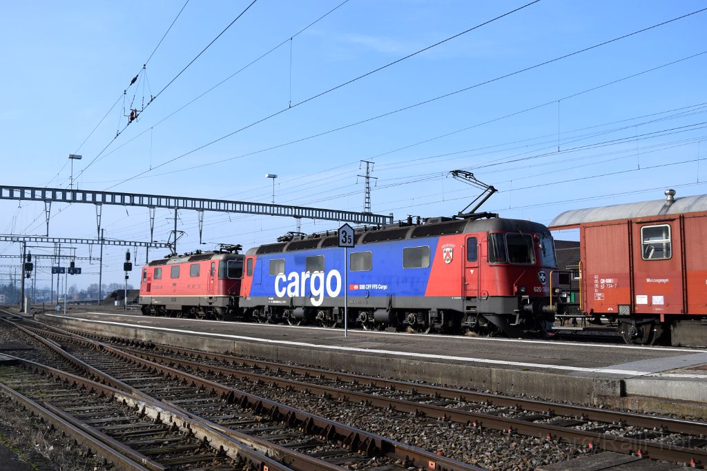 4833-0041-060218.jpg - SBB-CFF Re 4/4" 11289 (Re 420.289-1) + Re 620.086-9 "Hochdorf" / Pfäffikon SZ 6.2.2018