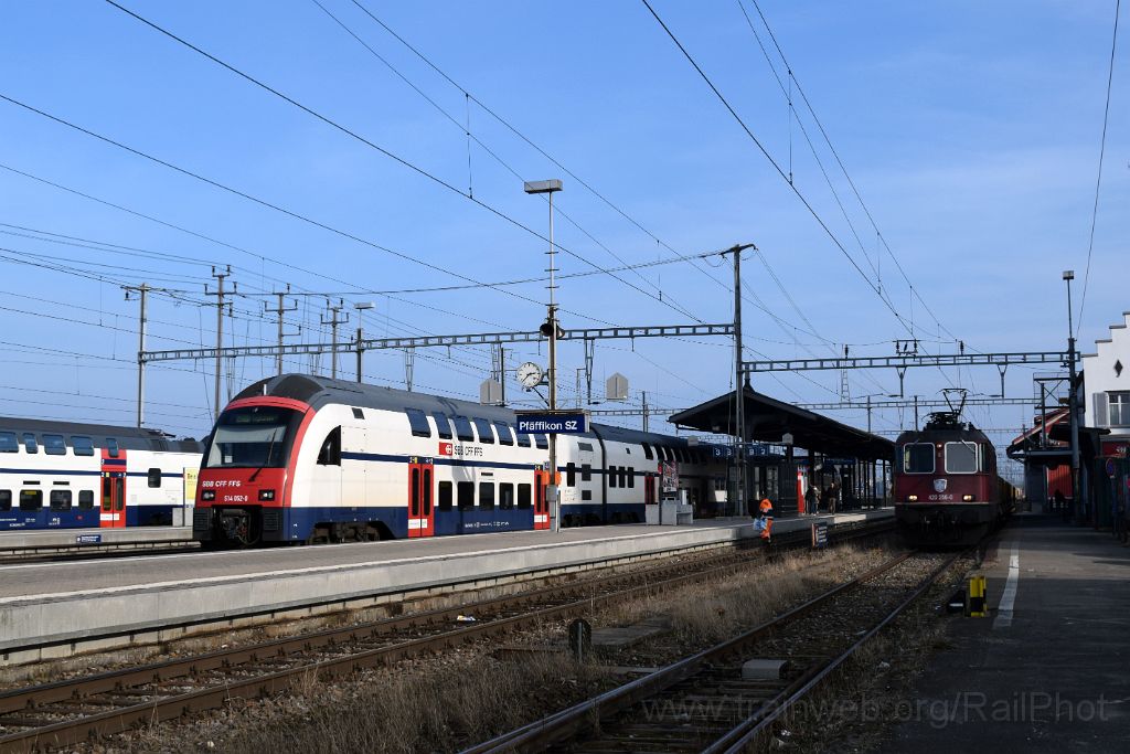 4834-0032-060218.jpg - SBB-CFF RABe 514.052-0 + Re 4/4" 11256 (Re 420.256-0) / Pfäffikon SZ 6.2.2018
