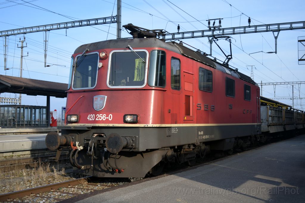 4841-0012-060218.jpg - SBB-CFF Re 4/4" 11256 (Re 420.256-0) / Pfäffikon SZ 6.2.2018