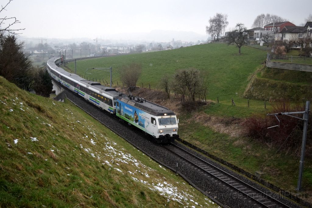 4848-0038-070218.jpg - SOB Re 456.096-7 "Wattwil" / Kaltbrunn (Brücke Sigristenackerstrasse) 7.2.2018