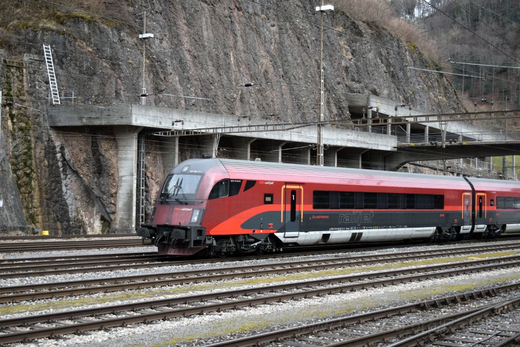 4872-0050-130318.jpg - ÖBB Afmpz 711 "Spirit of Zürich" / Ziegelbrücke 13.3.2018