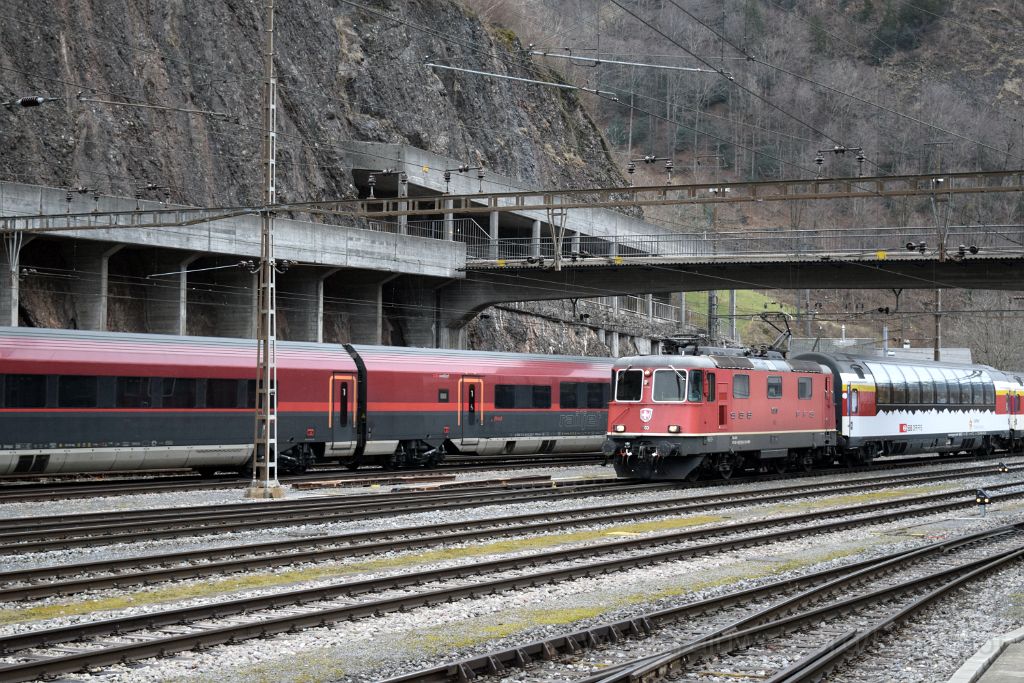 4876-0002-130318.jpg - SBB-CFF Re 4/4" 11303 (Re 420.303-0) / Ziegelbrücke 13.3.2018