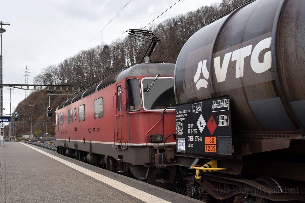 4878-0048-130318.jpg - SBB-CFF Re 6/6 11648 (Re 620.049-7) "Aigle" / Ziegelbrücke 13.3.2018