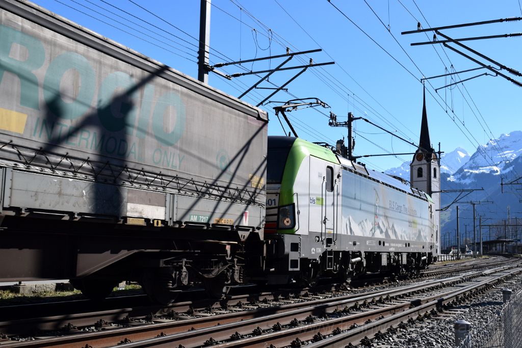 4881-0048-140318.jpg - BLS Re 475.401-6 / Flüelen (Seestrasse) 14.3.2018