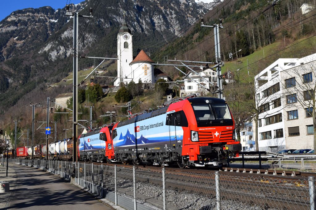 4884-0041-140318.jpg - Siemens 193.472-8 "Köln" + 193.470-2 "Freiburg im Breisgau" / Flüelen (Seestrasse) 14.3.2018