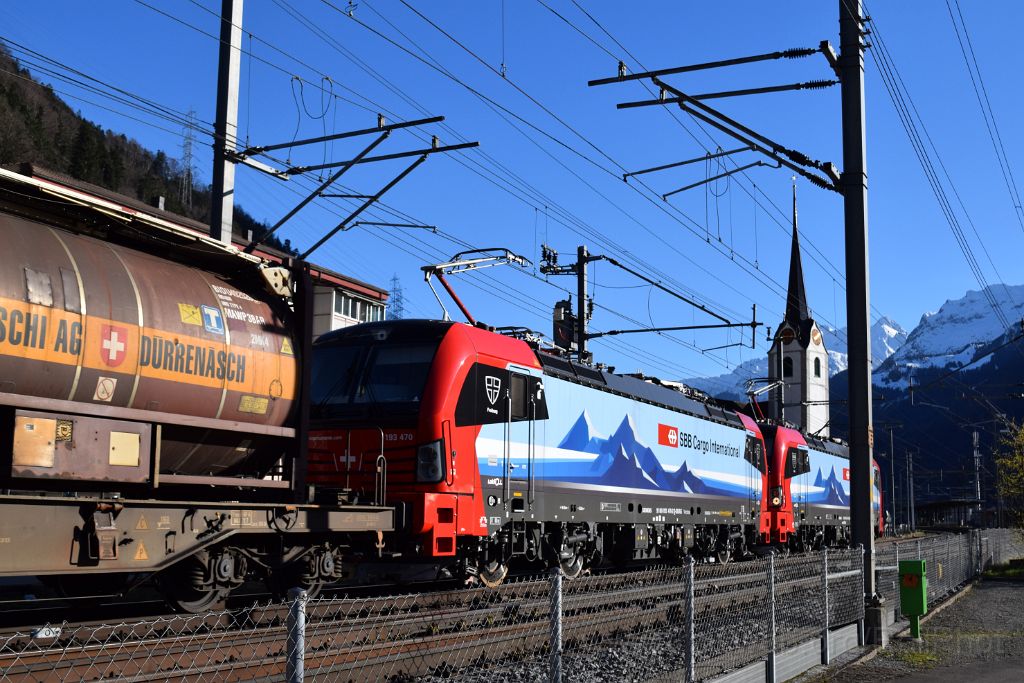 4884-0046-140318.jpg - Siemens 193.472-8 "Köln" + 193.470-2 "Freiburg im Breisgau" / Flüelen (Seestrasse) 14.3.2018