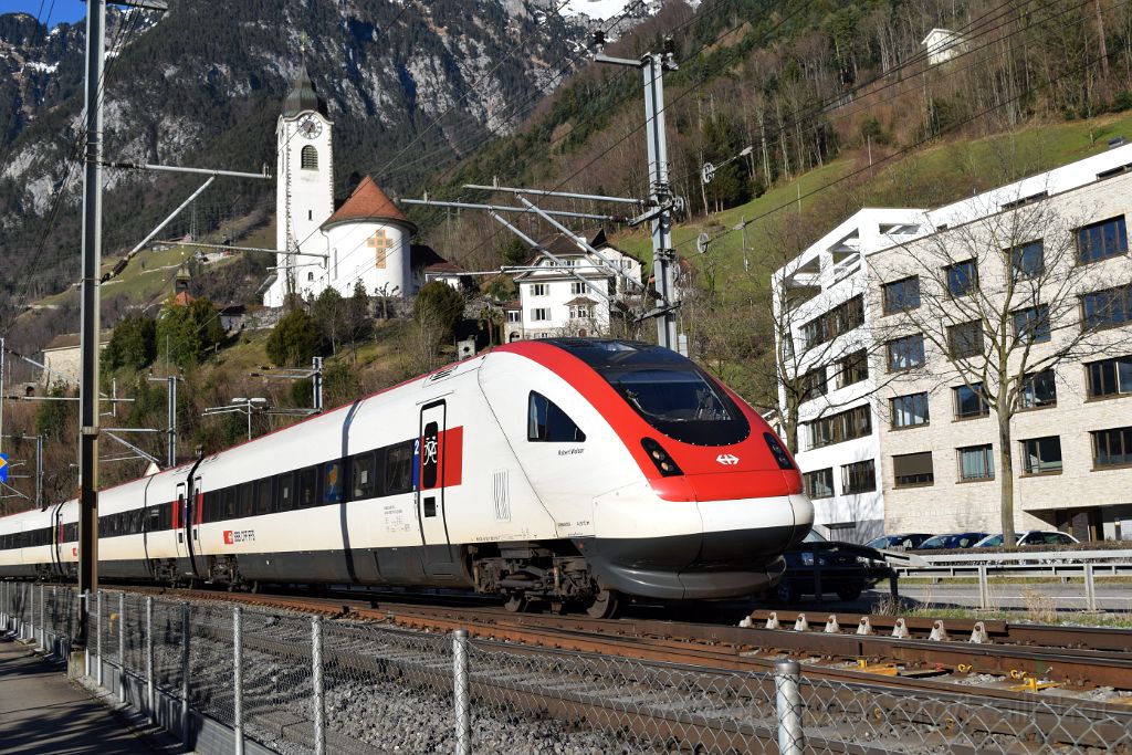 4885-0004-140318.jpg - SBB-CFF ICN RABDe 500.010 "Robert Walser" / Flüelen (Seestrasse) 14.3.2018