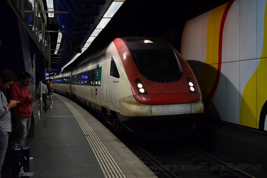 4889-0016-080418.jpg - SBB-CFF ICN RABDe 500.028 "Francisco Borromini" / Zürich-Flughafen 8.4.2018