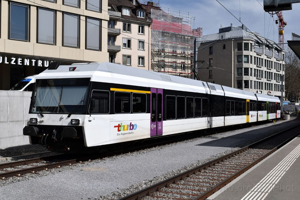 4890-0018-100418.jpg - Thurbo RABe 526.687-9 + Bt 224 / St.Gallen HB 10.4.2018