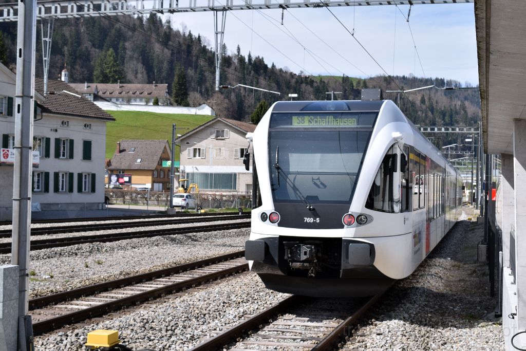 4892-0050-110418.jpg - Thurbo RABe 526.769-5 "Maienfeld" / Wattwil 11.4.2018