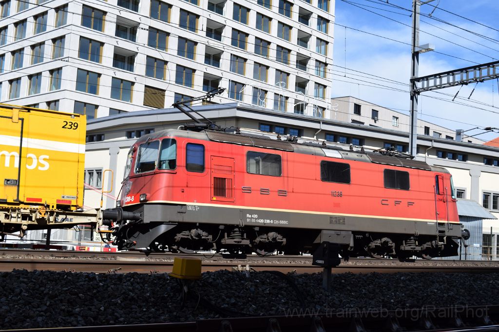 4896-0034-120418.jpg - SBB-CFF Re 4/4" 11238 (Re 420.238-8) / Lenzburg 12.4.2018