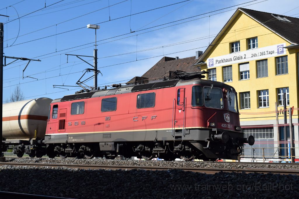 4897-0047-120418.jpg - SBB-CFF Re 4/4" 11251 (Re 420.251-1) / Lenzburg 12.4.2018