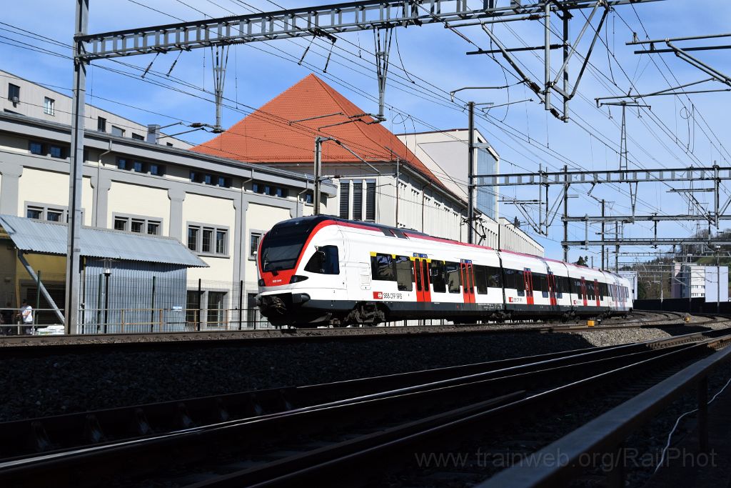 4898-0043-120418.jpg - SBB-CFF RABe 523.044 / Lenzburg 12.4.2018