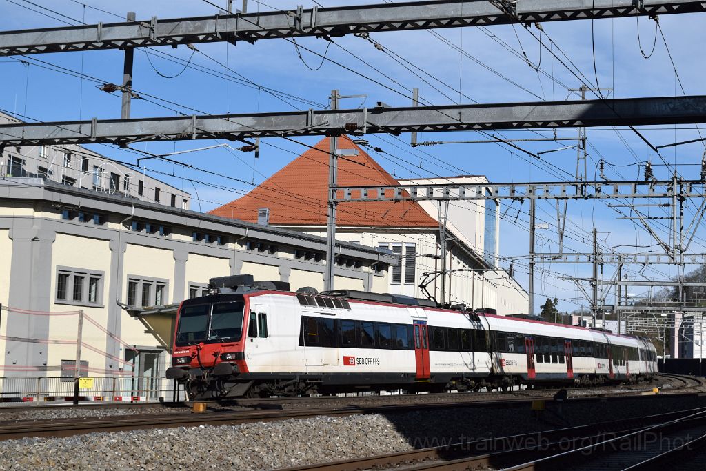 4910-0041-120418.jpg - SBB-CFF RBDe 560.295-8 / Lenzburg 12.4.2018