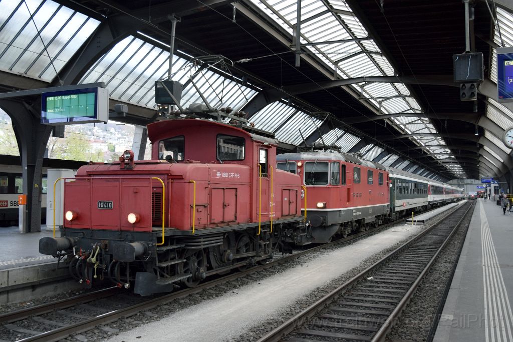 4917-0021-130418.jpg - SBB-CFF Ee 3/3 16410 + Re 4/4" 11127 (Re 420.127-3) / Zürich HB 13.4.2018