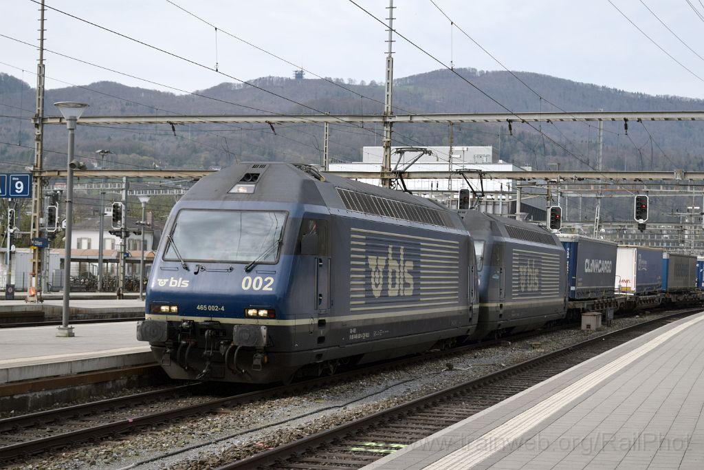 4925-0023-150418.jpg - BLS Re 465.002-4 "Gornergrat" + Re 465.010-7 "Mont Vully" / Olten 15.4.2018