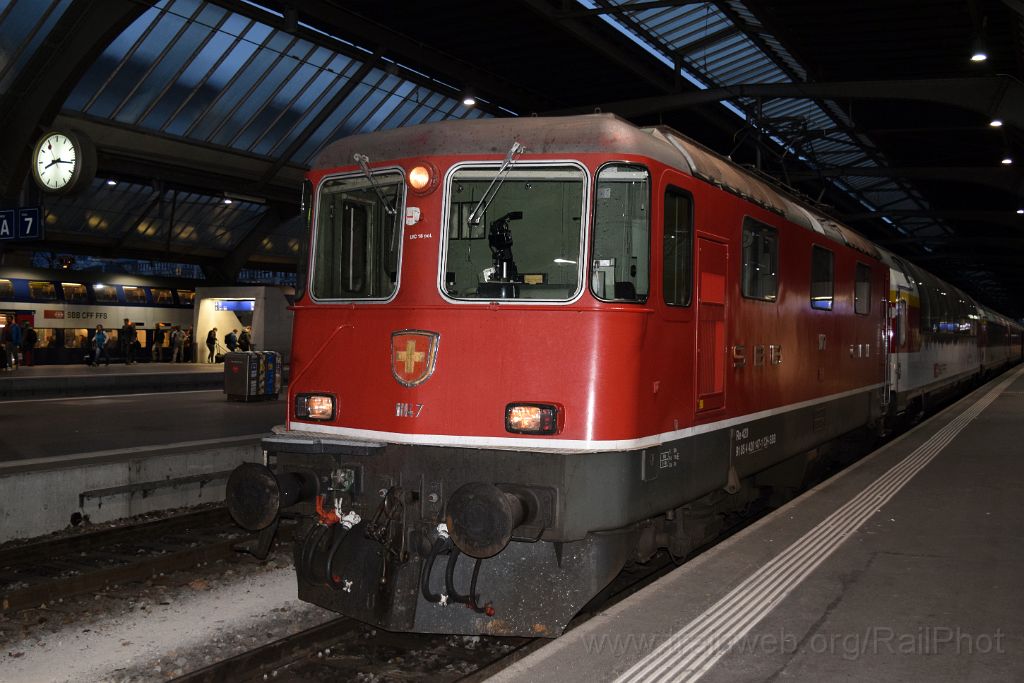 4930-0031-150418.jpg - SBB-CFF Re 4/4" 11147 (Re 420.147-1) / Zürich HB 15.4.2018
