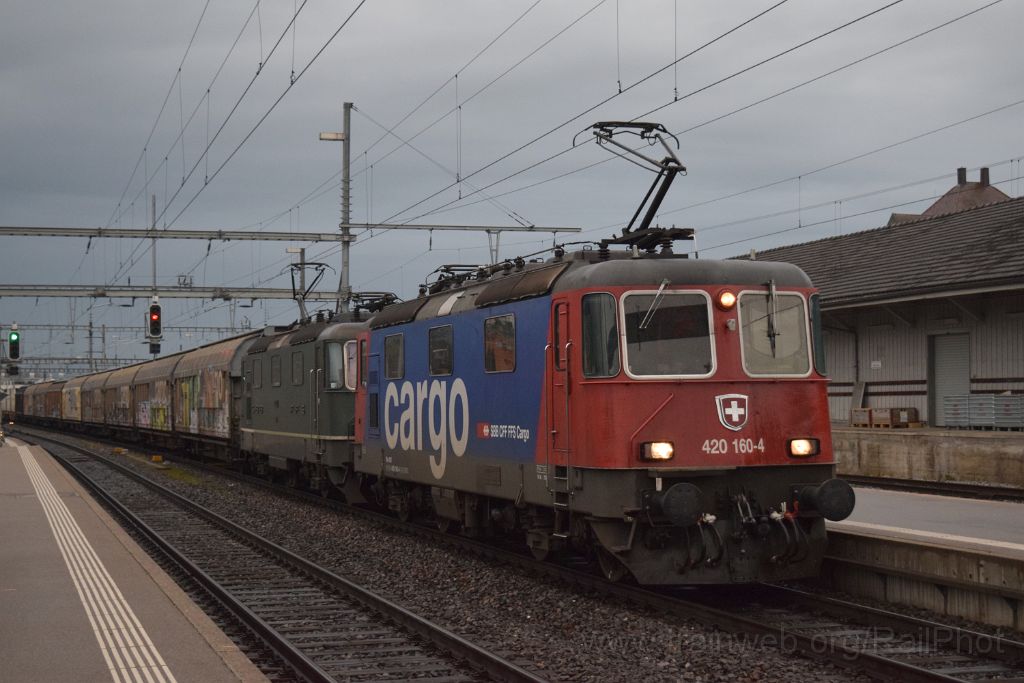 4931-0017-160418.jpg - SBB-CFF Re 420.160-4 + Re 4/4" 11330 (Re 420.330-3) / Wil 16.4.2018