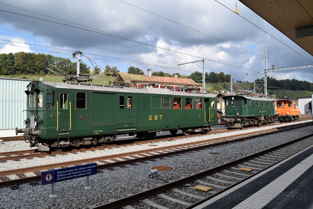 5145-0007-071018.jpg - EBT BDe 2/4 240 + Be 4/4 102 + VHE Te 216.302-0 / Huttwil 7.10.2018