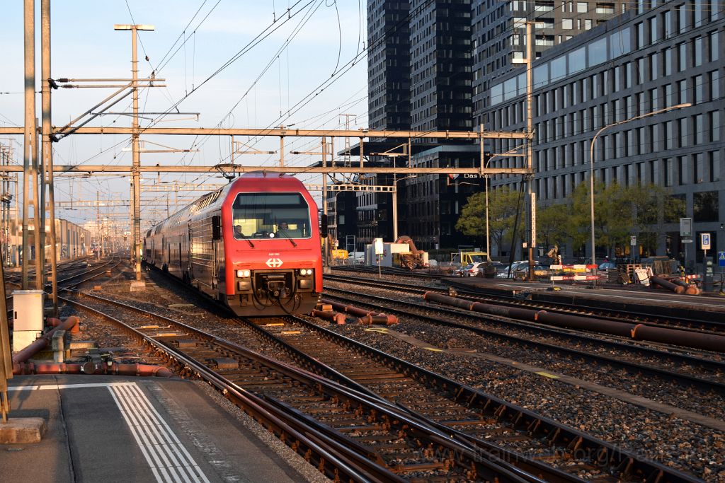 5171-0019-171018.jpg - SBB-CFF Re 450.095-5 "Wasterkingen" / Zürich-Altstetten 17.10.2018
