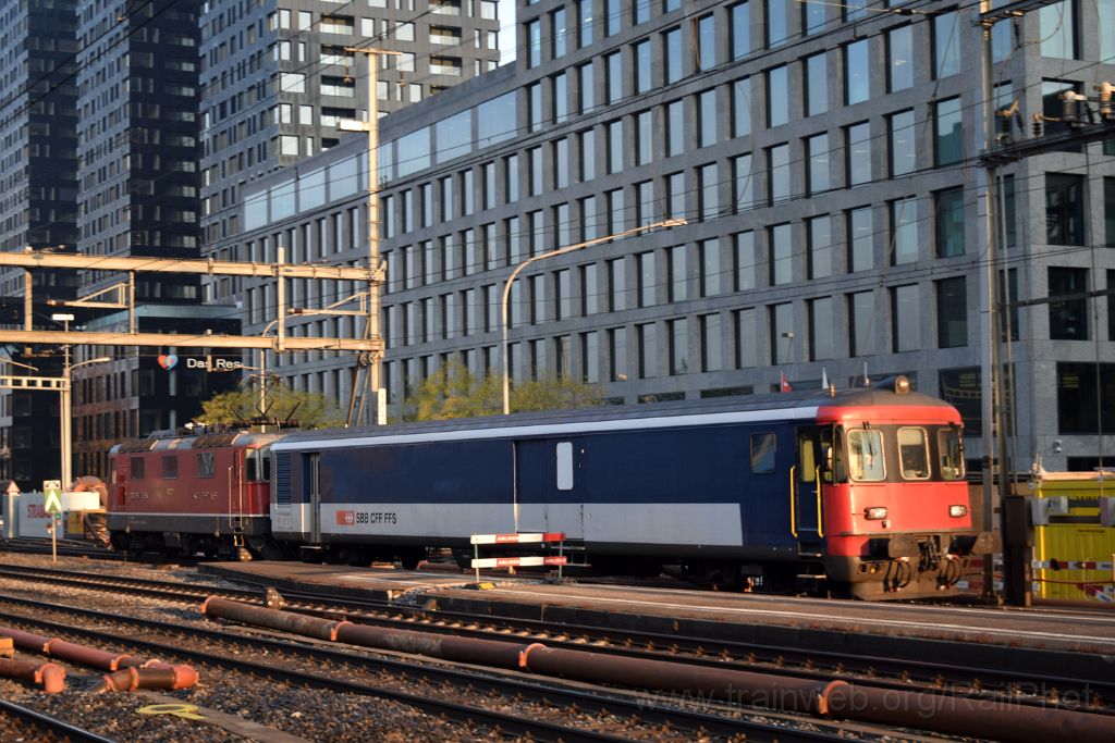 5172-0023-171018.jpg - SBB-CFF St 900 + Re 4/4" 11127 (Re 420.127-3) / Zürich-Altstetten 17.10.2018