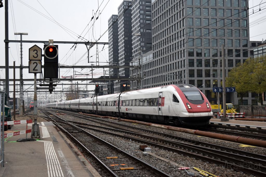 5187-0035-051118.jpg - SBB-CFF ICN RABDe 500.030 "Louis Chevrolet" / Zürich-Altstetten 5.11.2018