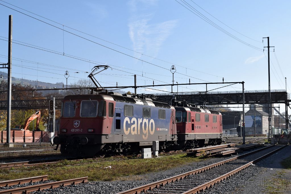 5192-0040-101118.jpg - SBB-CFF Re 4/4" 11235 (Re 420.235-4) + Re 420.241-2 / Wattwil 10.11.2018