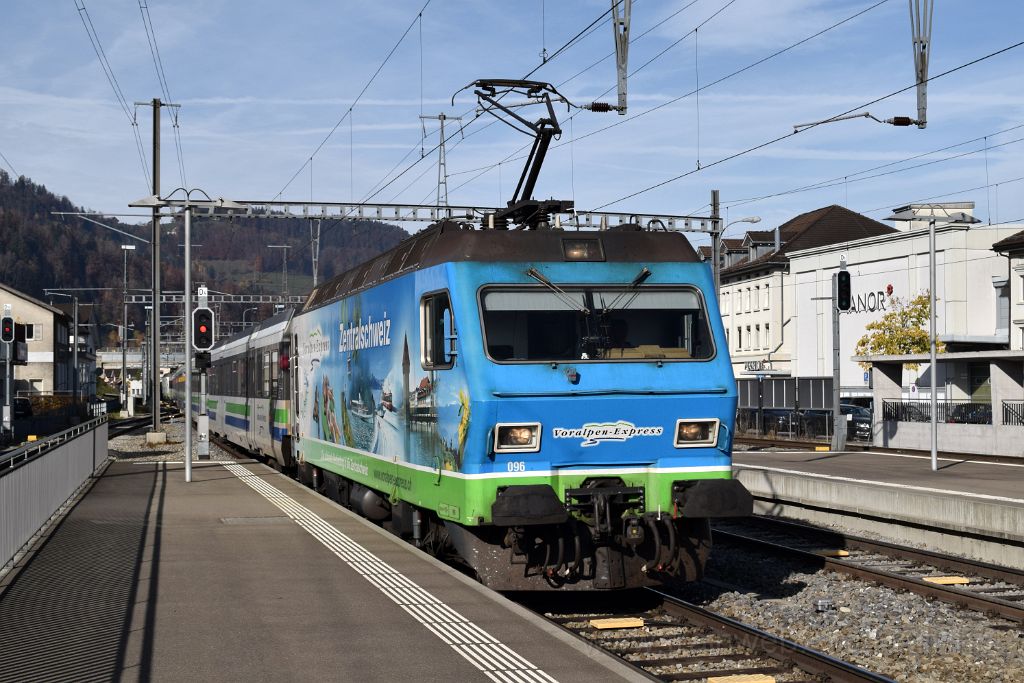 5193-0011-101118.jpg - SOB Re 456.096-7 "Wattwil" / Wattwil 10.11.2018