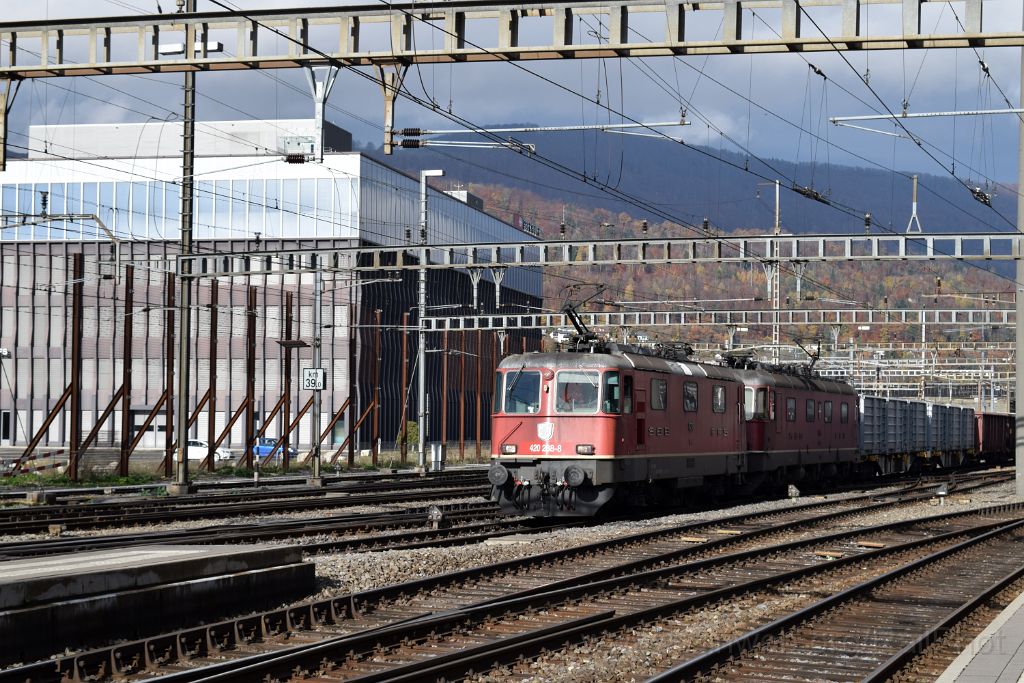 5195-0048-111118.jpg - SBB-CFF Re 4/4" 11238 (Re 420.238-8) + Re 6/6 11645 (Re 620.045-5) "Colombier" / Olten 11.11.2018