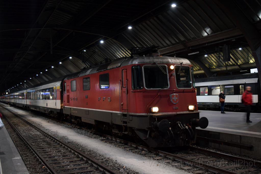 5202-0011-121118.jpg - SBB-CFF Re 4/4" 11198 (Re 420.198-4) / Zürich HB 12.11.2018