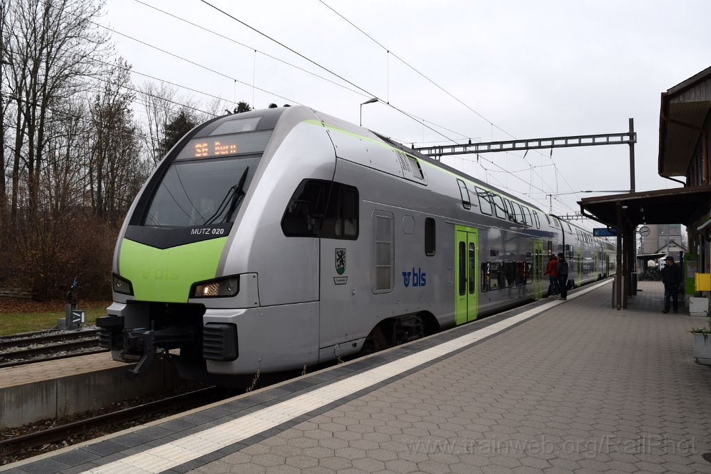 5212-0019-181118.jpg - BLS RABe 515.020-6 "Schwarzenburg" / Schwarzenburg 18.11.2018