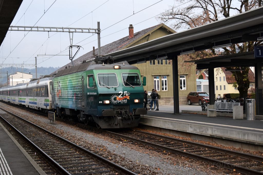 5212-0050-201118.jpg - SOB Re 446.016-8 "25 Jahre Voralpen-Express" / Uznach 20.11.2018