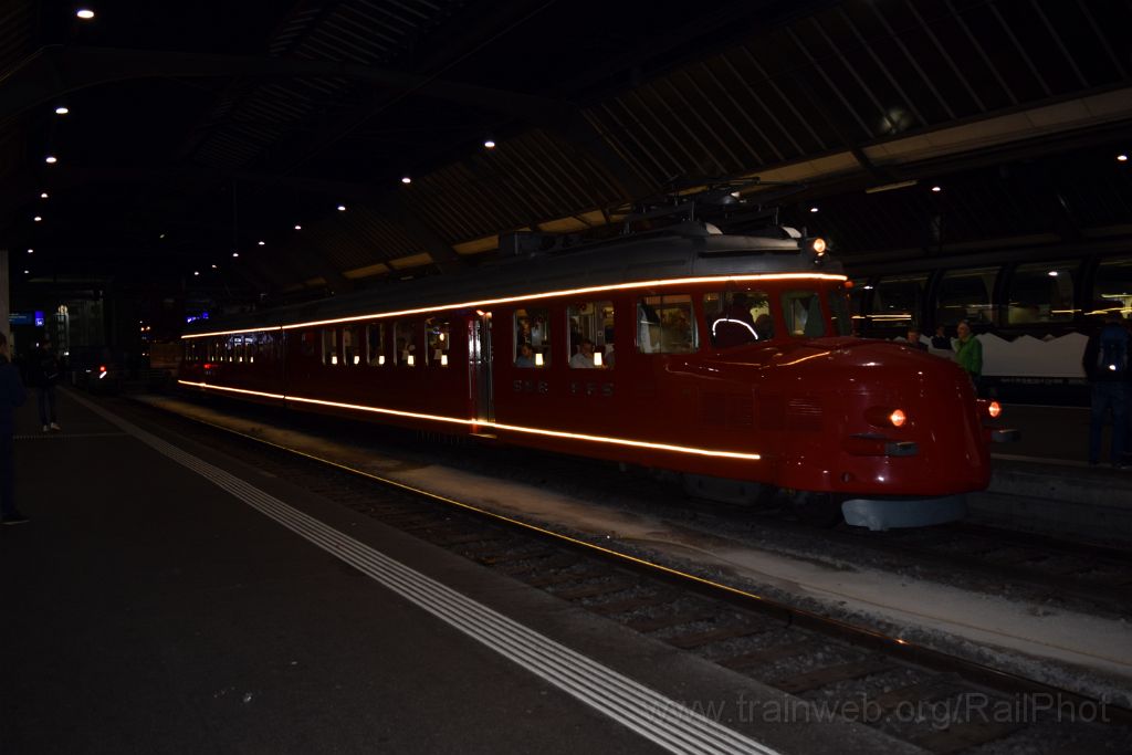 5226-0018-051218.jpg - SBB-CFF RAe 4/8 1021 / Zürich HB 5.12.2018