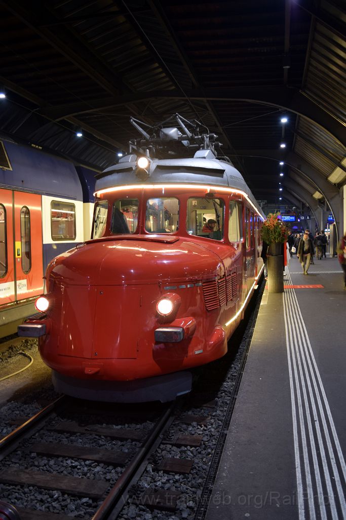 5227-0011-051218.jpg - SBB-CFF RAe 4/8 1021 / Zürich HB 5.12.2018