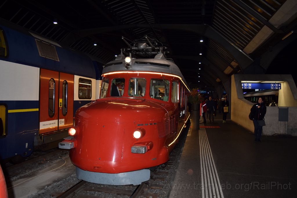 5227-0016-051218.jpg - SBB-CFF RAe 4/8 1021 / Zürich HB 5.12.2018