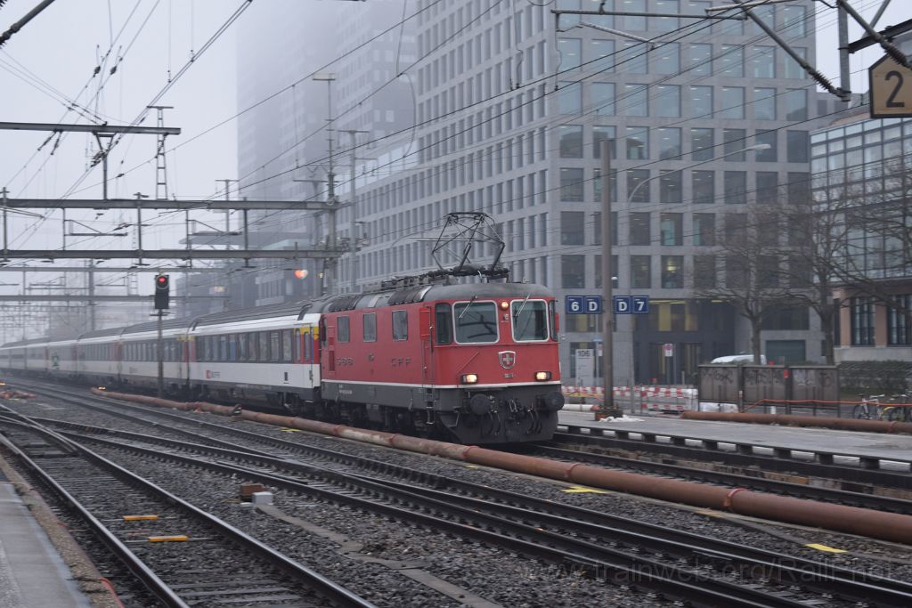 5238-0050-181218.jpg - SBB-CFF Re 4/4" 11135 (Re 420.135-6) / Zürich-Altstetten 18.12.2018