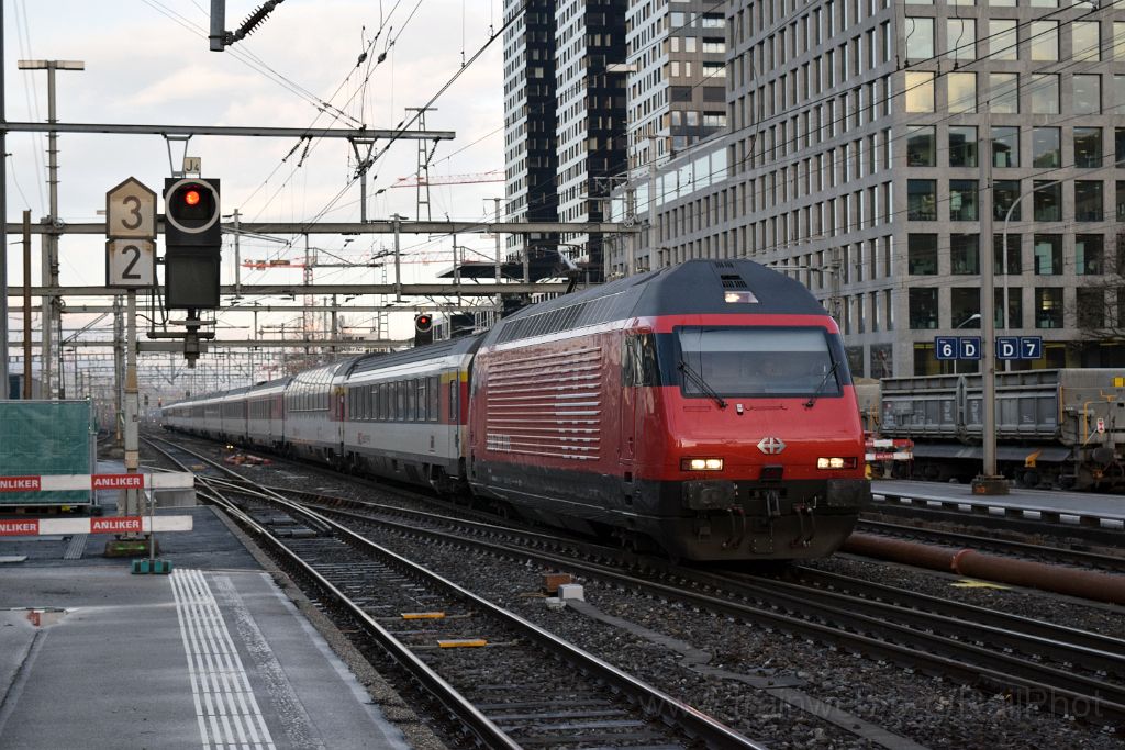 5242-0036-201218.jpg - SBB-CFF Re 460.054-0 "Dreiländereck" / Zürich-Altstetten 20.12.2018
