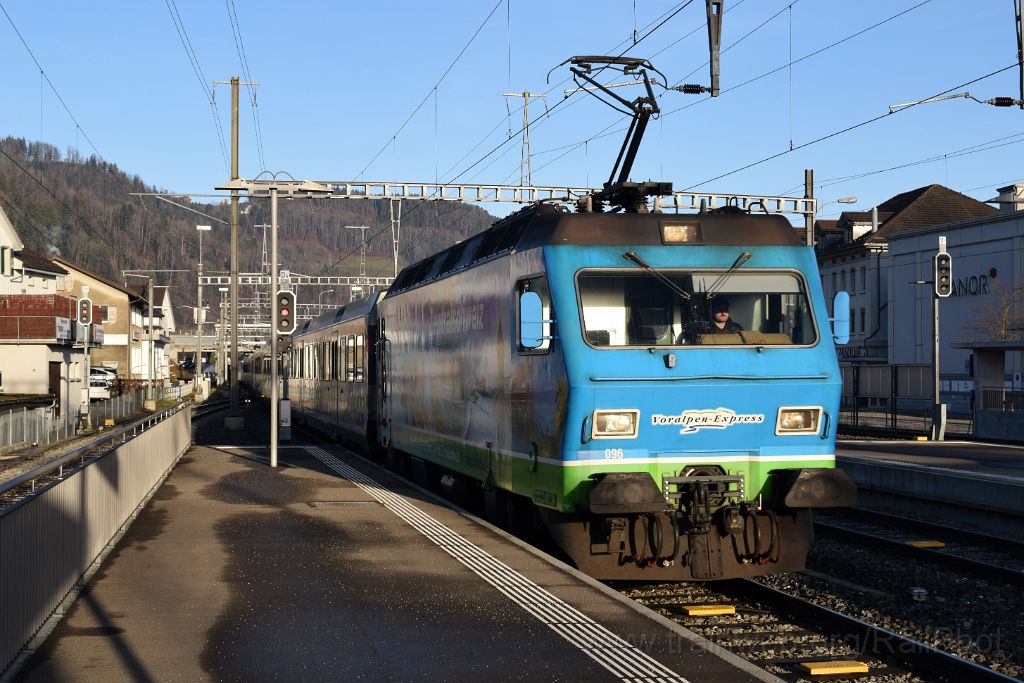 5244-0038-251218.jpg - SOB Re 456.096-7 "Wattwil" / Wattwil 25.12.2018