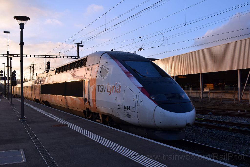 5245-0042-281218.jpg - SNCF TGV 384.028 "Fête des vignerons 2019" / Mägenwil 28.12.2018