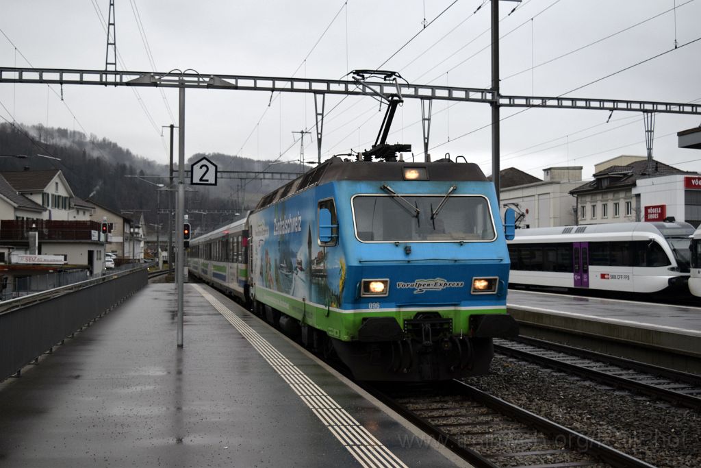 5247-0031-311218.jpg - SOB Re 456.096-7 "Wattwil" / Wattwil 31.12.2018