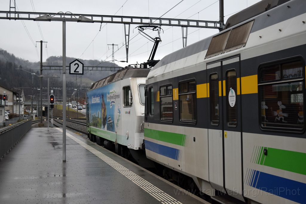 5247-0036-311218.jpg - SOB Re 456.091-8 "Romanshorn" / Wattwil 31.12.2018