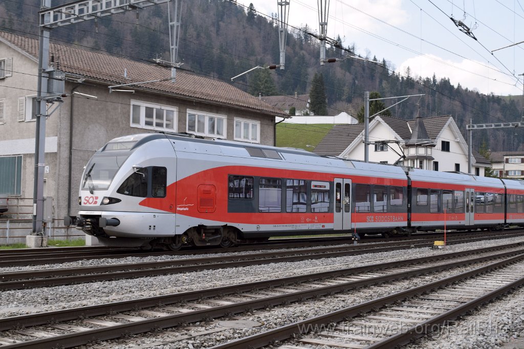 5909-0014-090420.jpg - SOB RABe 526.046-8 "Ringelspitz" / Wattwil 9.4.2020