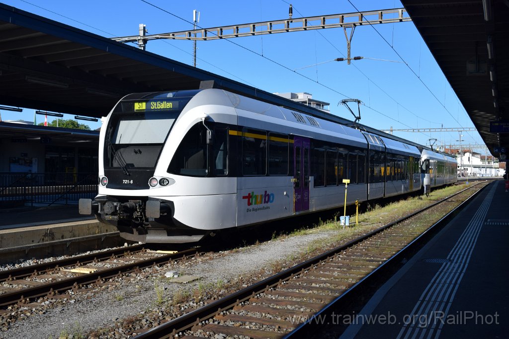 7127-0019-060820.jpg - Thurbo RABe 526.742-2 "Flawil" + RABe 526.721-6 / Wil 6.8.2020