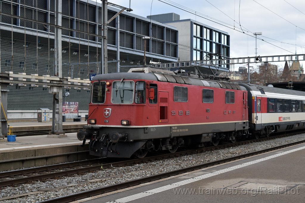 7248-0003-291220.jpg - SBB-CFF Re 4/4" 11139 / Zürich HB 29.12.2020